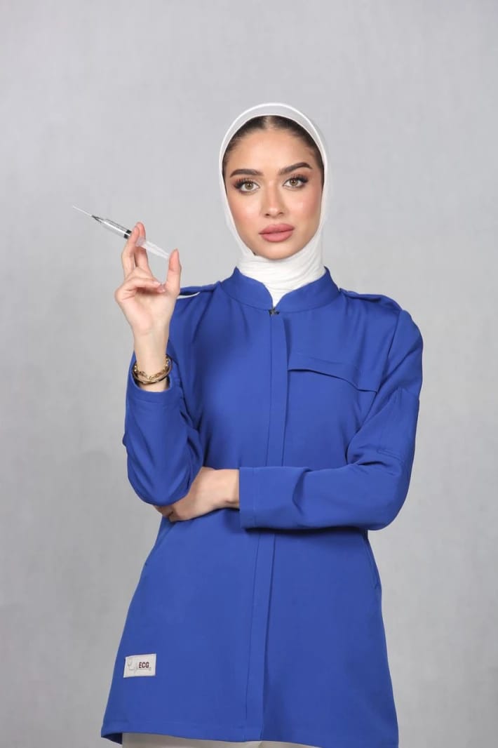 سكرب طبي عملي بلمسة أنثوية أنيقة، يمنحك راحة وأناقة في آنٍ واحد