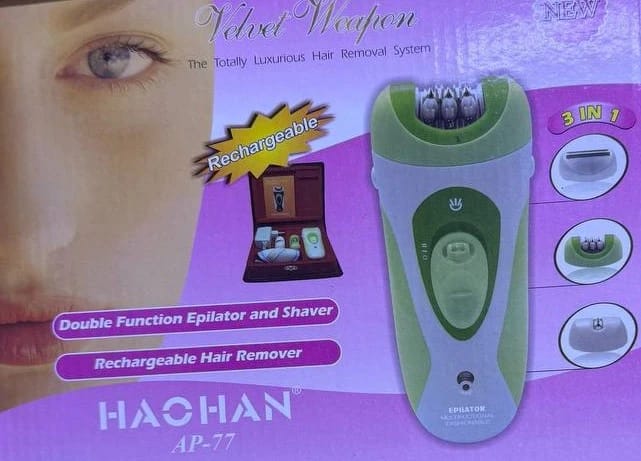 ماكينة إزالة الشعر هاوشان AP-77 الكاملة بخاصية الشحن، مصممة لإزالة الشعر للسيدات بأفضل الحلول المتكاملة ذات تصميم فاخر ومريح، بموتور قوي لإزالة شعر سلسة وفعّالة لكل أنواع البشرة مما يعزز من ثقتك وجمال مظهرك الدائم